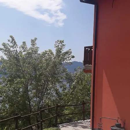 Farm stay Agriturismo Cascina Lert Marone