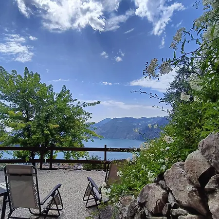 Agriturismo Cascina Lert Farm stay