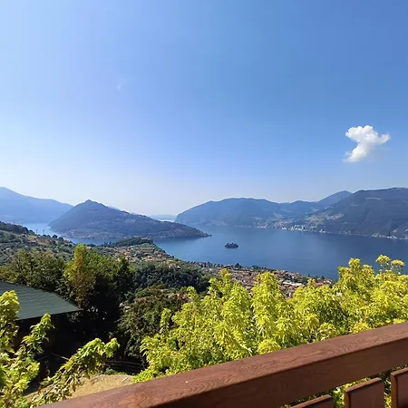 Κατάλυμα σε φάρμα Cascina Lert