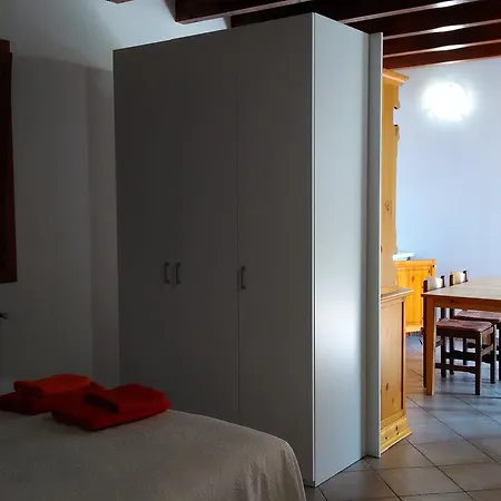 Cascina Lert Фермерский дом *